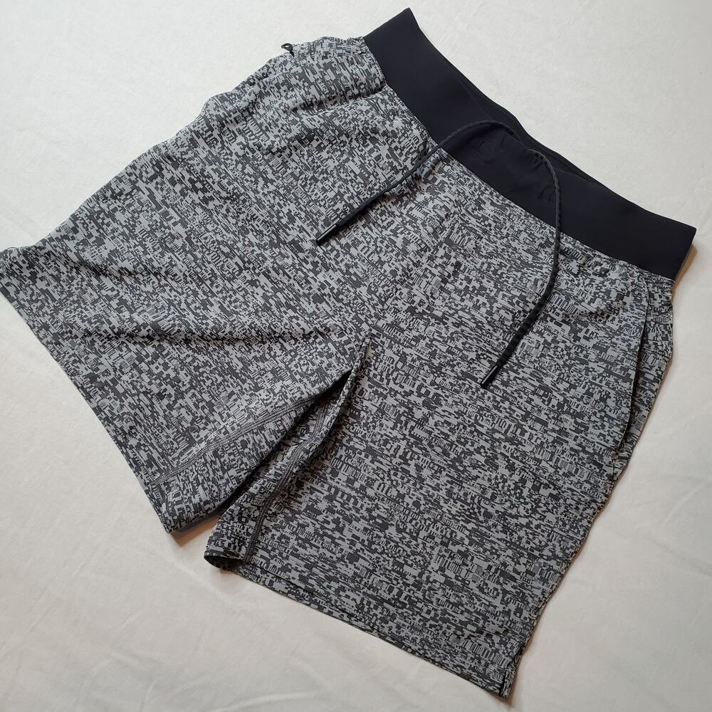 Lululemon Men's Size S T.H.E. Short 7" Linerless Black Gray M7ANLS